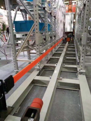 Small Space Overhead Busbar System 3P 4P Conductor Copper Seamless Trunking Power Pipe